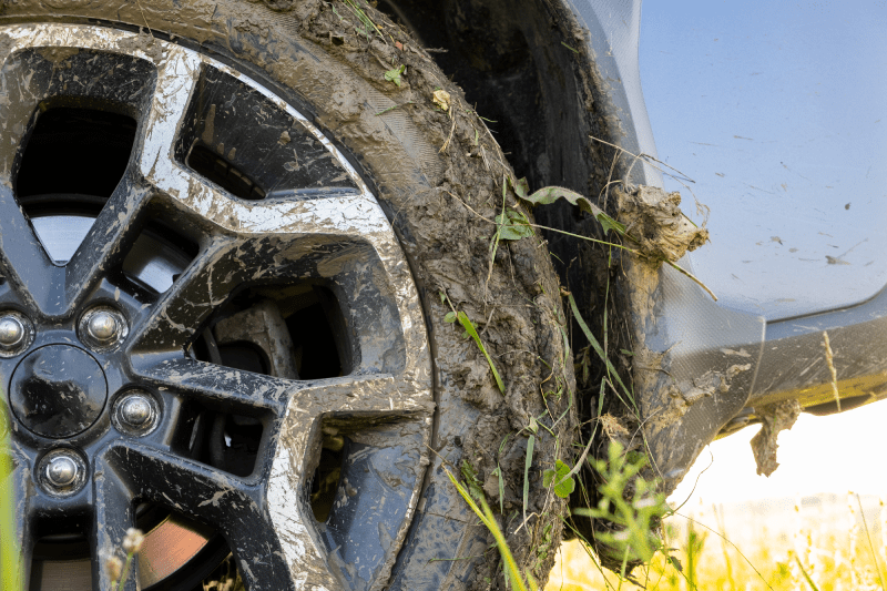 Mud Terrain vs. All Terrain Tyres: Which is Best for Your Off-Road Adventures?